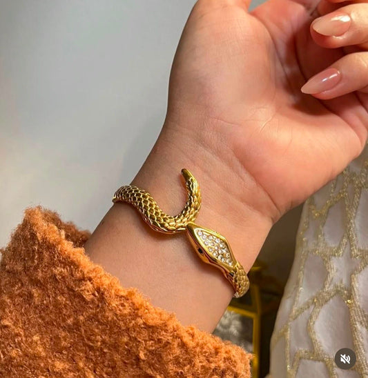 Naja Cuff
