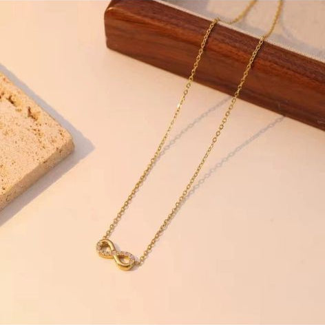 Infinière Necklace