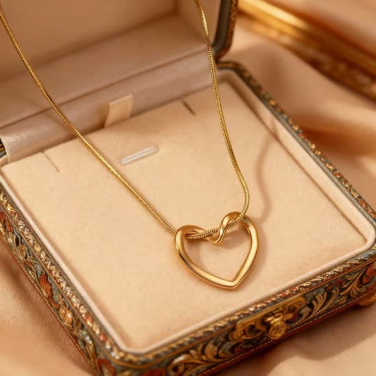 Coeur Libre Necklace